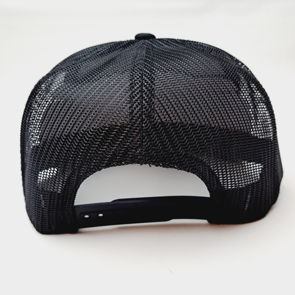 Cowboy Cartel Flat Bill Mesh Snapback Trucker Hat Cap Black Embroidered Patch - Picture 4 of 4